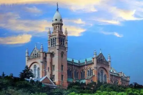 松江佘山月湖山庄在什么位置有些什么配套
