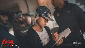 红海行动战地玫瑰特辑致敬台前幕后每一位巾帼英雄