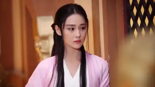 最美军嫂张馨予助阵盖娅传说,变身星月女神,沙漏型身材太绝了