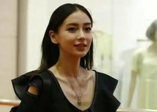 越瘦越难看的女明星吴谨言老10岁,杨颖背部坑洼,金晨也不美艳
