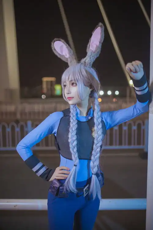 疯狂动物城朱迪cosplay

