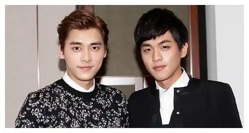 李易峰为何这样看张若昀这莫名熟悉的感觉李易峰表情是个谜
