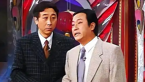 裂穴25年再看冯巩牛群,一个名利双收人人夸,一个人财两空无人问