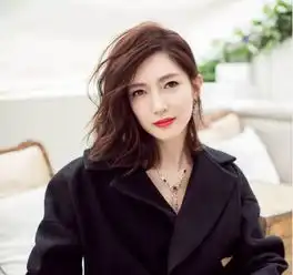 江疏影画了个裸唇妆却撞脸韩庚,一下老了10岁