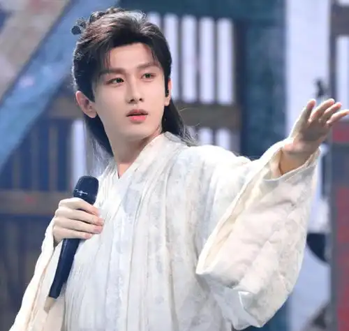 莲花楼2启动,成毅不出演网友莲花楼缺了李莲花,看楼
