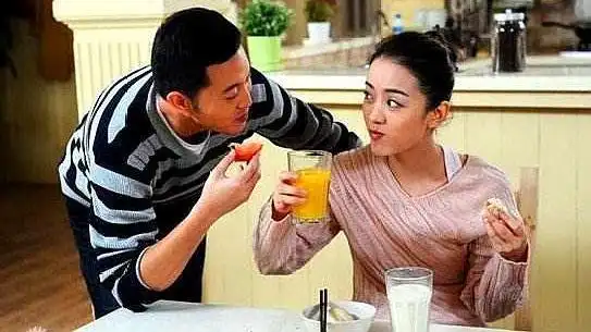 提醒女人婚姻中,男人这样对你,说明他只是拿你当免费保姆
