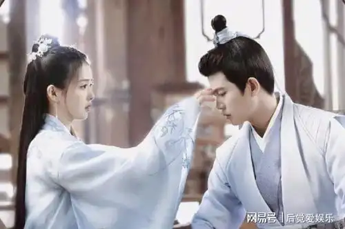 读一生一世美人骨世人大多眼孔浅显,只见皮相,未见骨相
