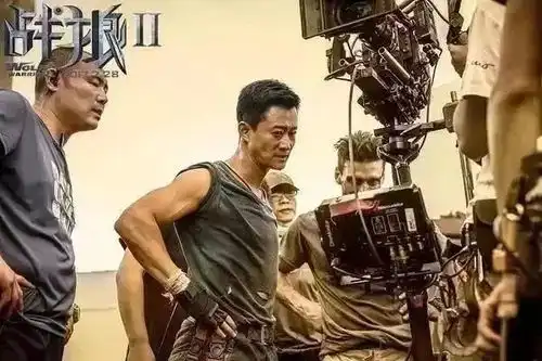 硬汉吴京为什么说男孩踩着父亲的尸体才能长大
