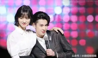 海莉ins改名狂秀恩爱24岁比伯确认结婚,海莉正式随夫姓
