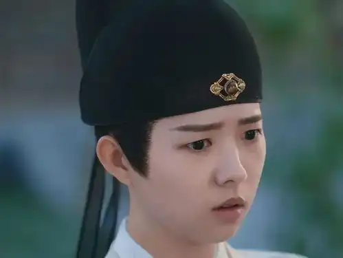 一念关山何蓝逗高端的女扮男装,只需要极简的方式
