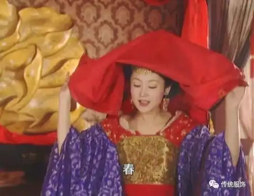 中式嫁衣我们穿上的是文化的传承还是影视剧的发明
