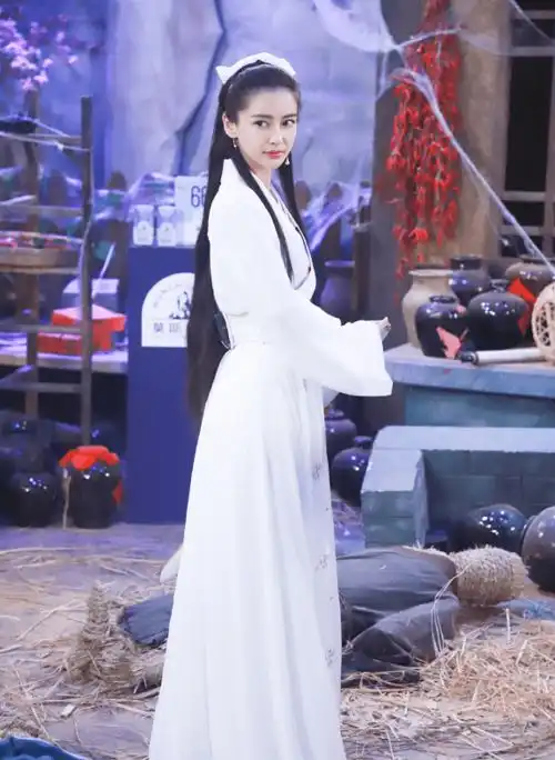 于正登上热搜第一罕见点名夸赞杨颖,不想却引来网友的不满
