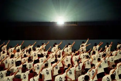 八佰首轮点映口碑获赞如潮,被誉中国制造战争大片震撼催泪
