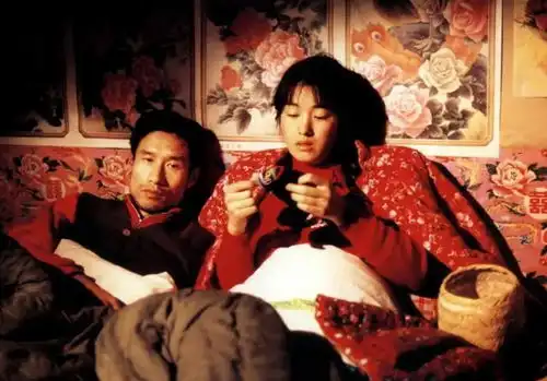 赵丽颖新娘装很美,但演技有杨颖的感觉,网友和巩俐学学