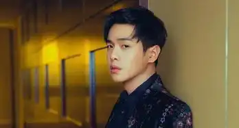 娱乐圈中的好男人,作为演员张若昀演技可以,作为男友尽心尽责