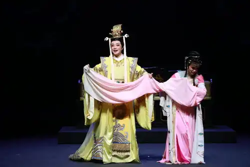 单仰萍方亚芬赵志刚章瑞虹王志萍钱惠丽齐登台,庆祝上海越剧院成立70周年
