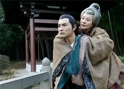 武则天最神秘的男宠,人称莲花六郎,与哥哥一起成为后宫佳丽
