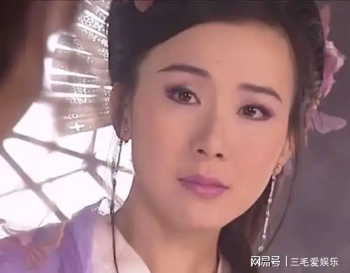 奇思妙想的90年代古装剧造型满天星苹果网插扇子插筷子
