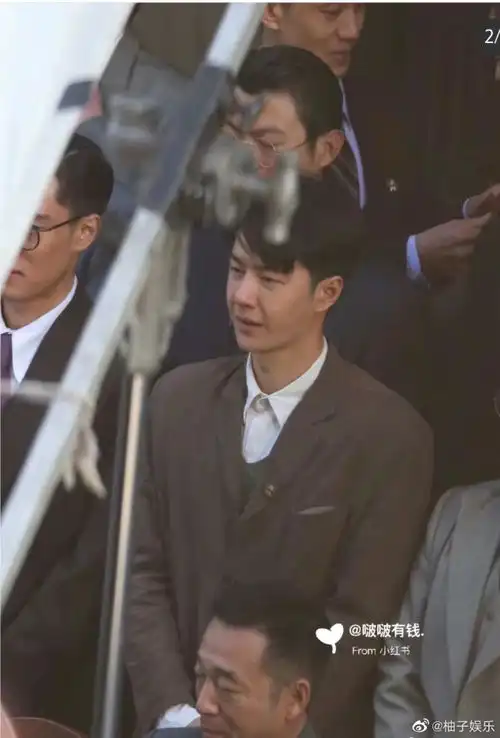 王一博光明之路杀青路透曝光