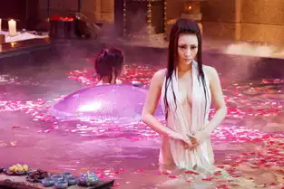 柳岩全裸剧照曝光双乳傲人香艳欲滴