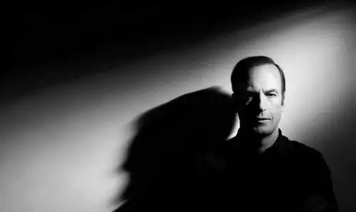 好莱坞演员片场晕倒,被紧急送医情况不明,曾出演绝命毒师