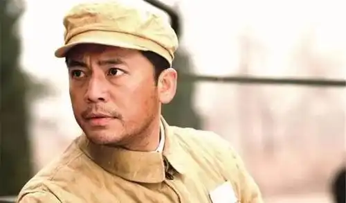 亮剑中的赵刚,隐婚几十年零绯闻,妻子是我们熟悉的她
