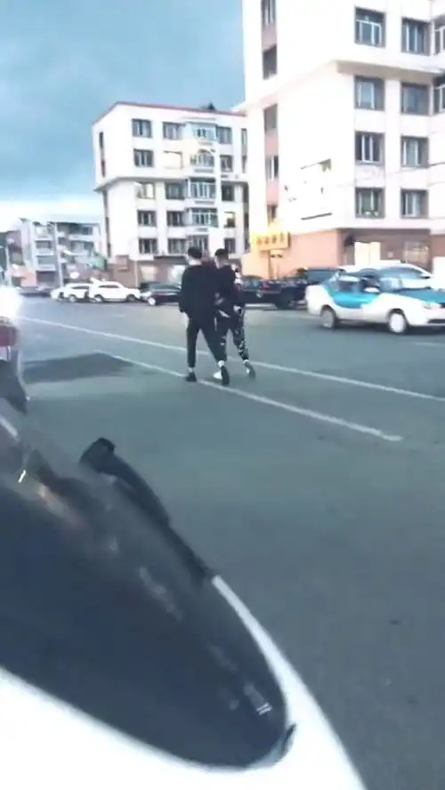 快把我哥带走,兄妹之间的巅峰之战不说了我得跑路了