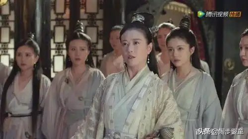 周海媚从周芷若变灭绝师太那个严肃的长辈也曾年轻过
