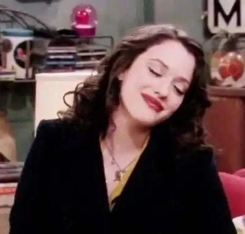 破产姐妹上热搜max扮演者凯特戴琳斯宣布订婚
