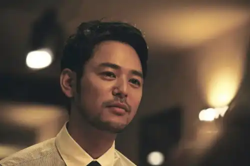 唐人街探案3里的花蝴蝶,日本男神妻夫木聪吸粉无数
