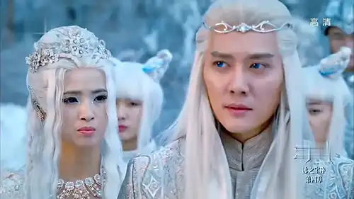 幻城樱空释收服圣火源,成功的表现了自己,冰王却不肯封王
