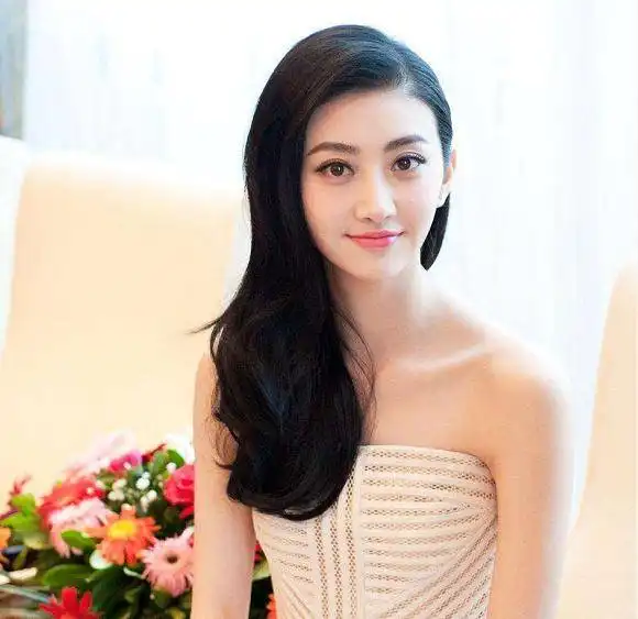 琉璃组团失败,成毅新剧波折不断,女主从张予曦变成了她