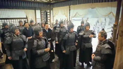 长坂坡时曹操欲生擒赵云,而张辽许褚等大将为何无动于衷
