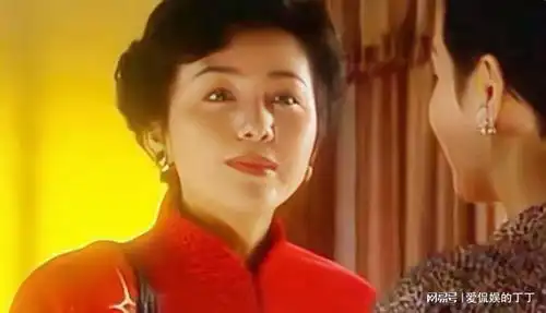 都是演女强人,把秦岚刘涛和袁泉放在一起对比,差别一目了然
