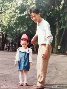 小以琛小默笙曝恋情罗云熙吴倩晒亲密照组图
