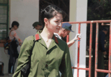 冯导来蒙自了记者探班芳华剧组发现大秘密
