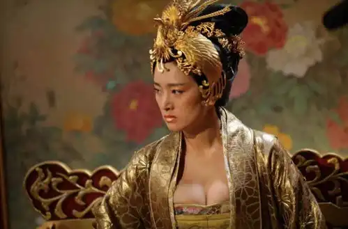 真不是烂片满城尽带黄金甲,写尽欲望与人性的扭曲
