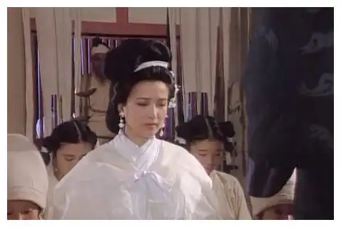 周瑜英年早逝后,还娇艳动人的妻子小乔,后来怎么样了
