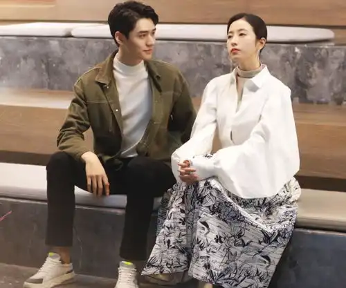 芒果tv又一先婚后爱剧来啦,主角太养眼,看完剧照我乐开花
