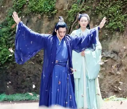 高颜值cp来袭,李易峰陈钰琪镜双城剧照曝光,网友追定了
