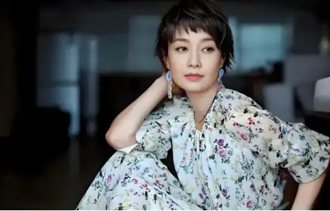 马伊琍女儿16岁庆生照曝光,身高超妈妈,长得跟文章一模一样
