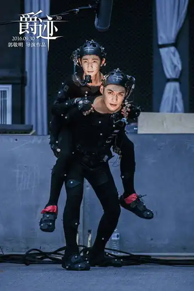 严屹宽拍爵迹引期待开打帅气感爆棚