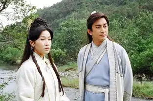 两代张无忌罕见聚首曾舜晞吴启华合拍新剧,闲暇同看新倚天
