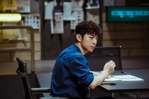 何炅牵手事件再发酵,费启鸣方辟谣,清者自清何炅未发声