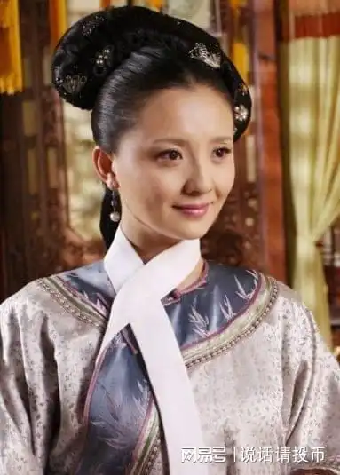 雍正出生后哭闹不止,太医快去找手托玉印,脚踩青龙的女人