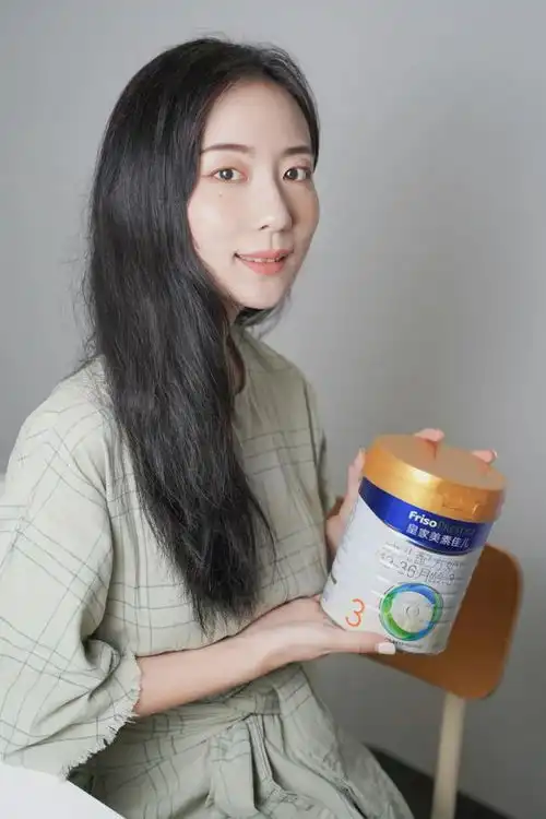 英国奶爸哭诉养4个女儿的日常爆红爸气带娃,以当女儿奴为荣
