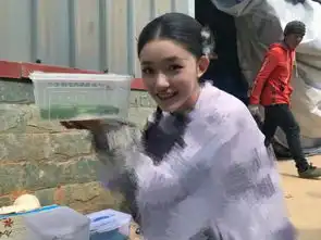 林允晒斗破苍穹片场照竟用真蛇拍摄林允不害怕满脸笑容