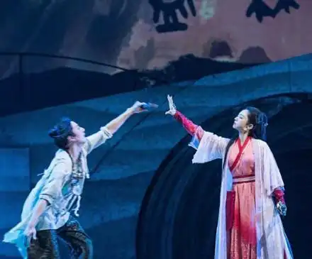 董璇苏小玎恋情疑曝光,曾合作舞台剧大话西游