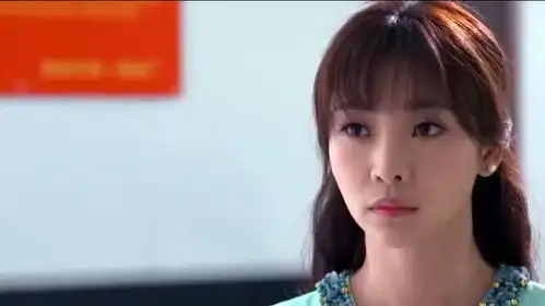 两个女人的战争柳岩犯错被调往一线车间,车间领导总是欺负她