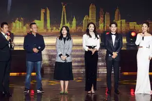 组图姚晨知性亮相自然大方白衣清新黑裙低调闪耀
